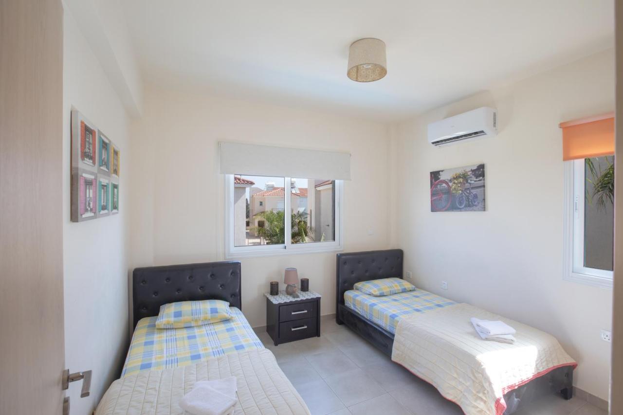 George'S Lux Villa Protaras Esterno foto
